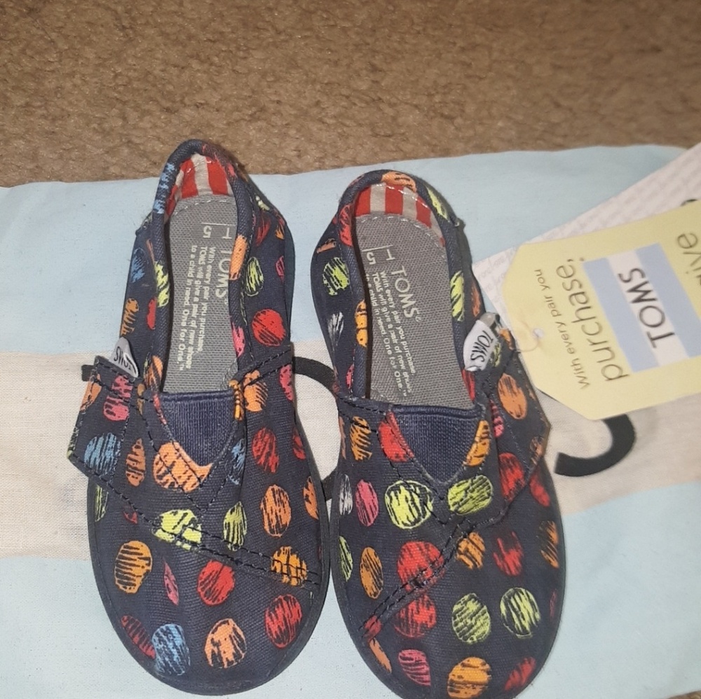 Toms